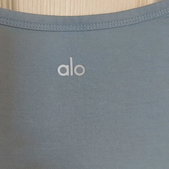 ALO Yoga Cover Cropped Tank Top - Picture 6 of 6